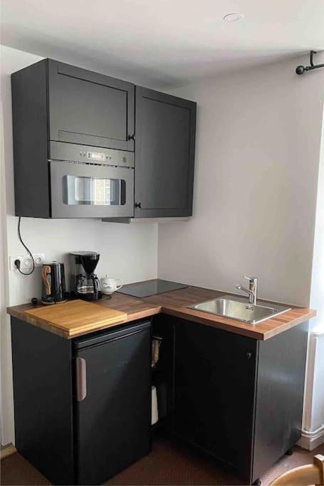 Appartement En Plein Coeur Historique De Dinan Esterno foto