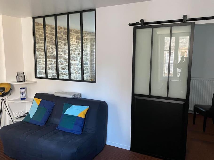 Appartement En Plein Coeur Historique De Dinan Esterno foto