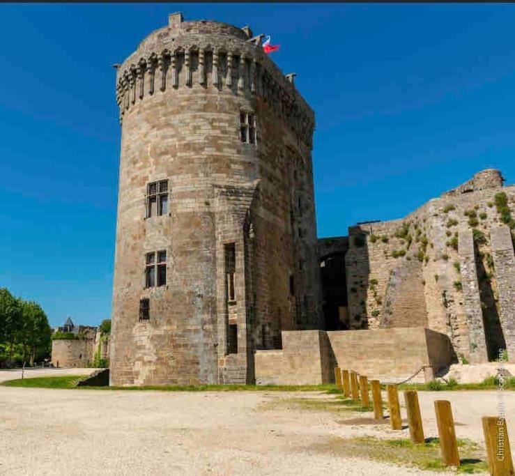 Appartement En Plein Coeur Historique De Dinan Esterno foto