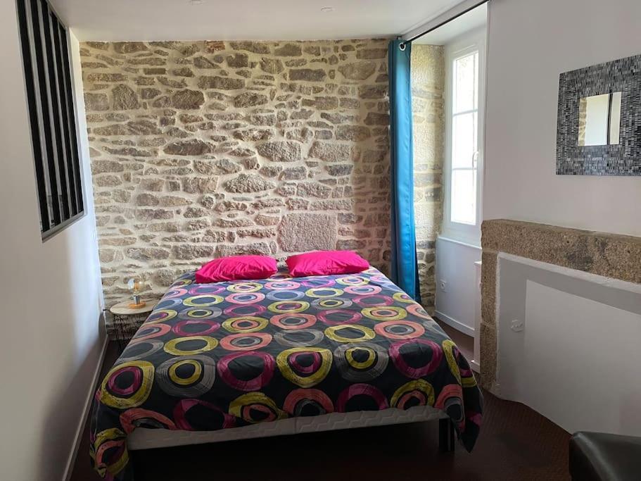 Appartement En Plein Coeur Historique De Dinan Esterno foto