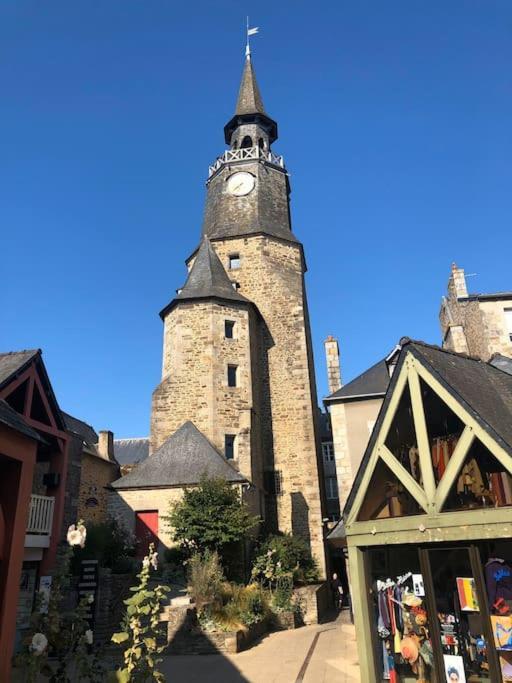 Appartement En Plein Coeur Historique De Dinan Esterno foto