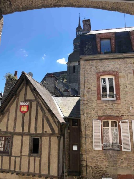 Appartement En Plein Coeur Historique De Dinan Esterno foto